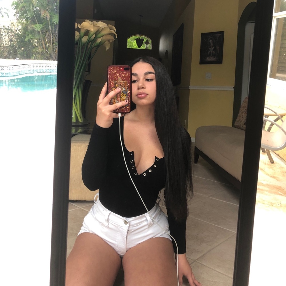 Meet your Posher, Nicole